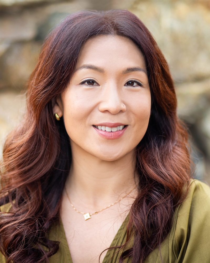 Portrait of Amy Woh, LMFT